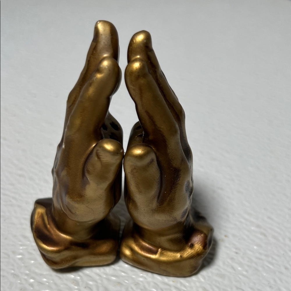 Vintage Enesco Praying Christian Gold Hands Japan Salt And Pepper Shaker Set